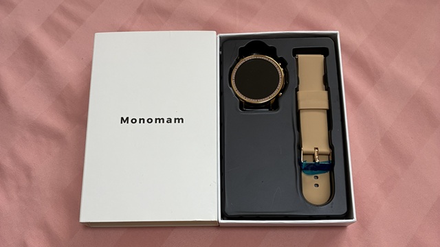 Monomamスマートウォッチの箱を開けたところ